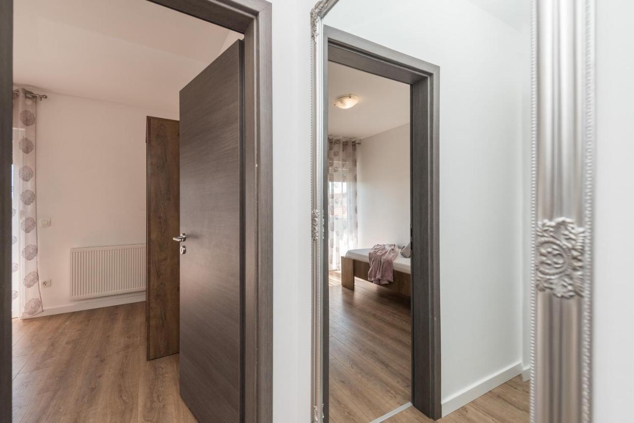 Apartmani Dmarie Privlaka  Exteriör bild