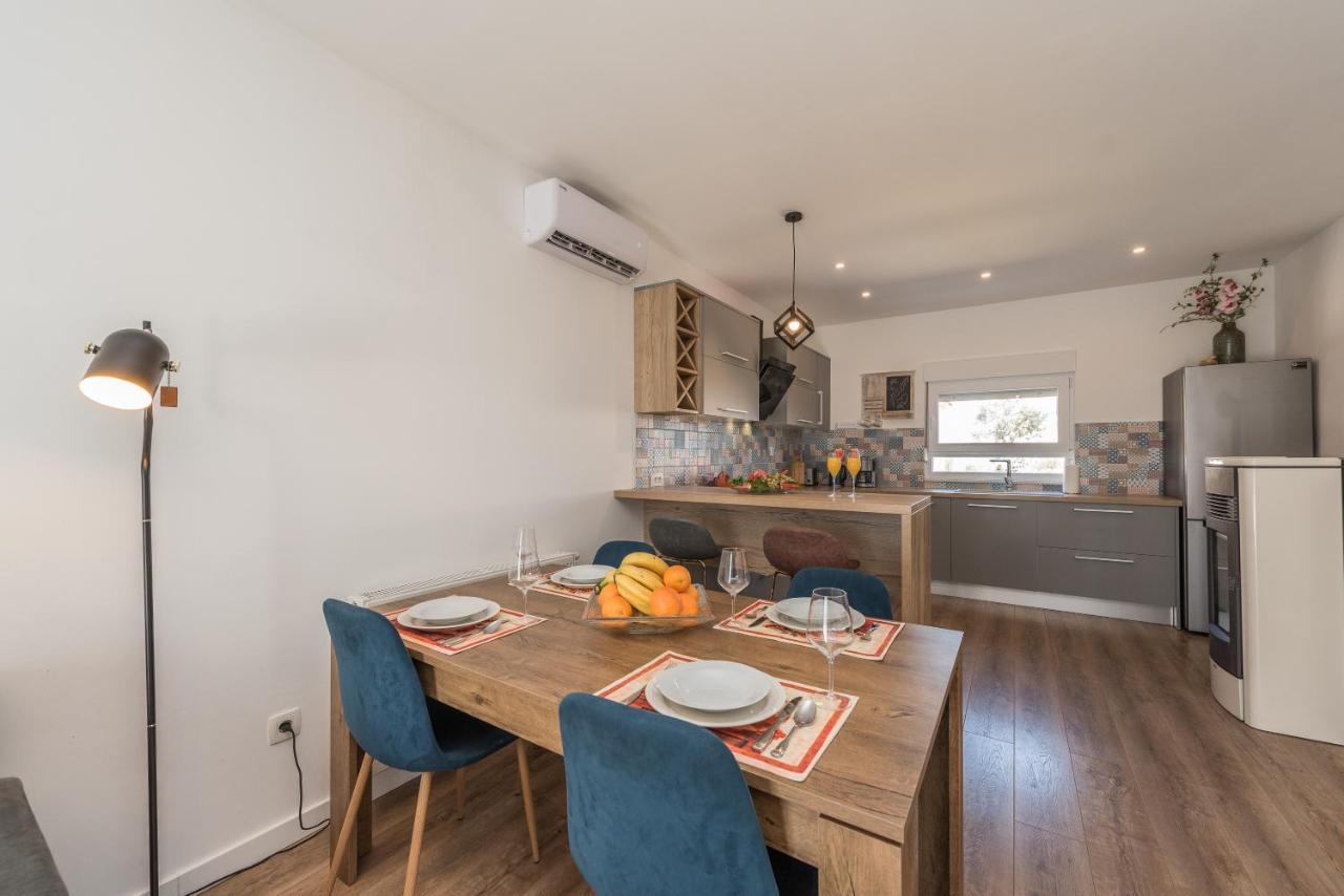 Apartmani Dmarie Privlaka  Exteriör bild