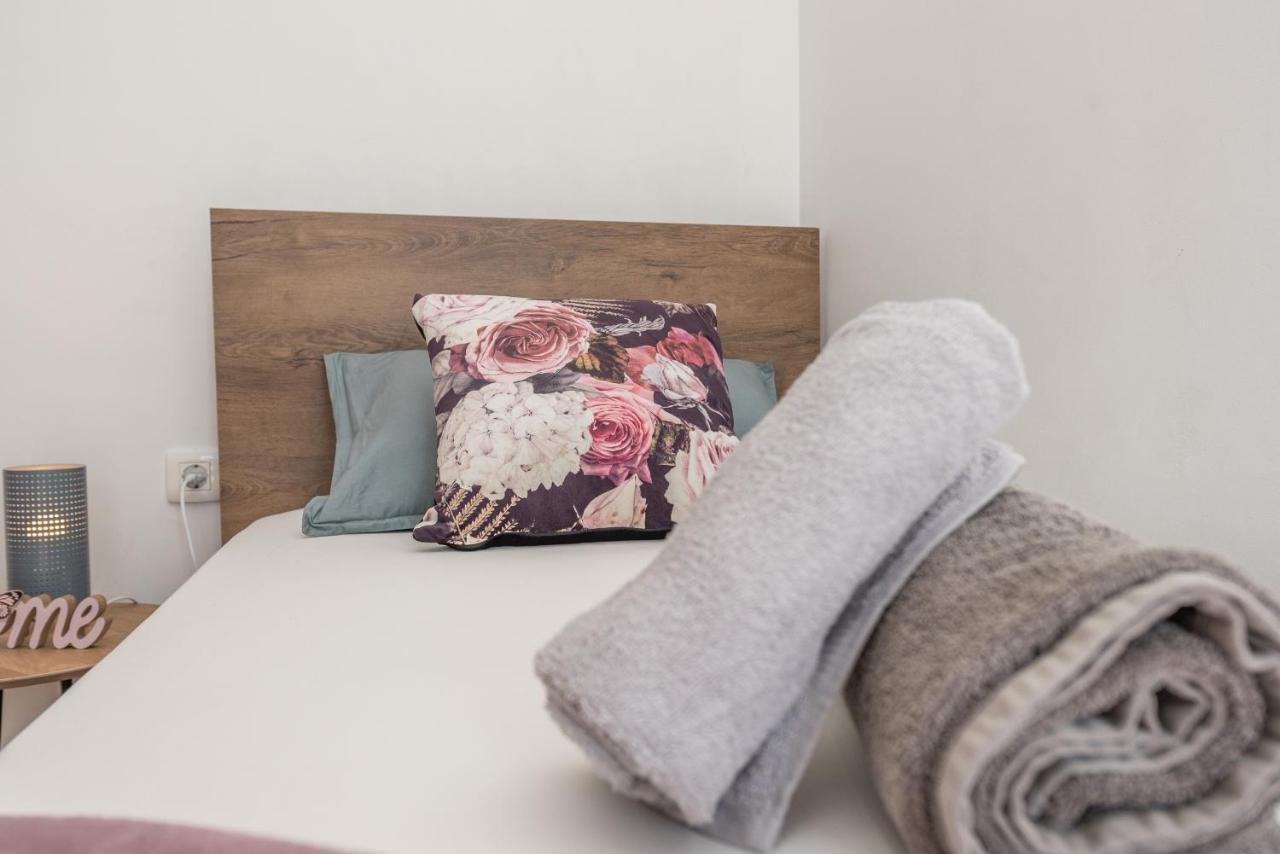 Apartmani Dmarie Privlaka  Exteriör bild