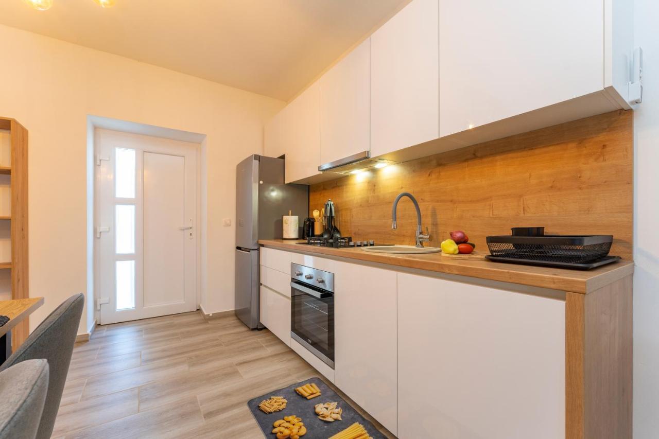 Apartmani Dmarie Privlaka  Exteriör bild
