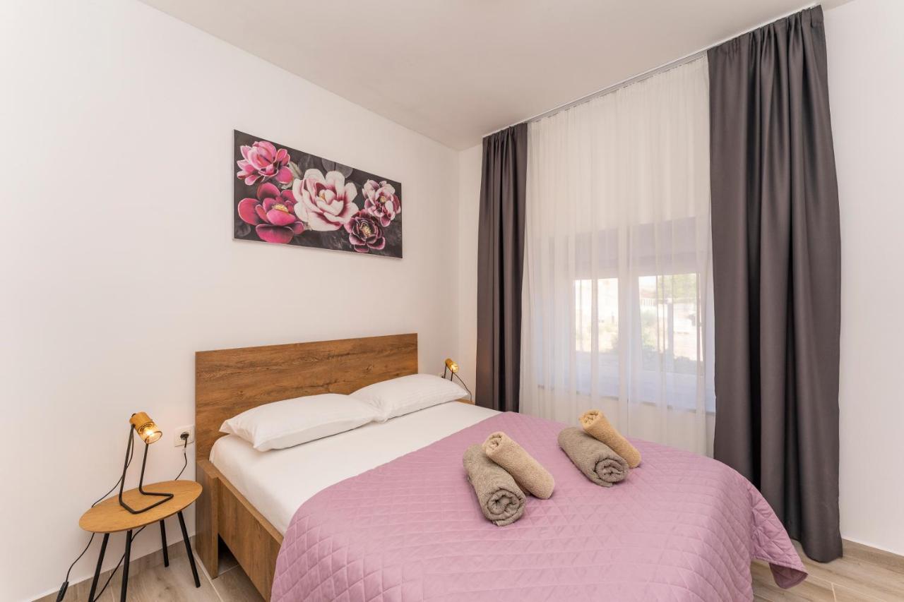 Apartmani Dmarie Privlaka  Exteriör bild