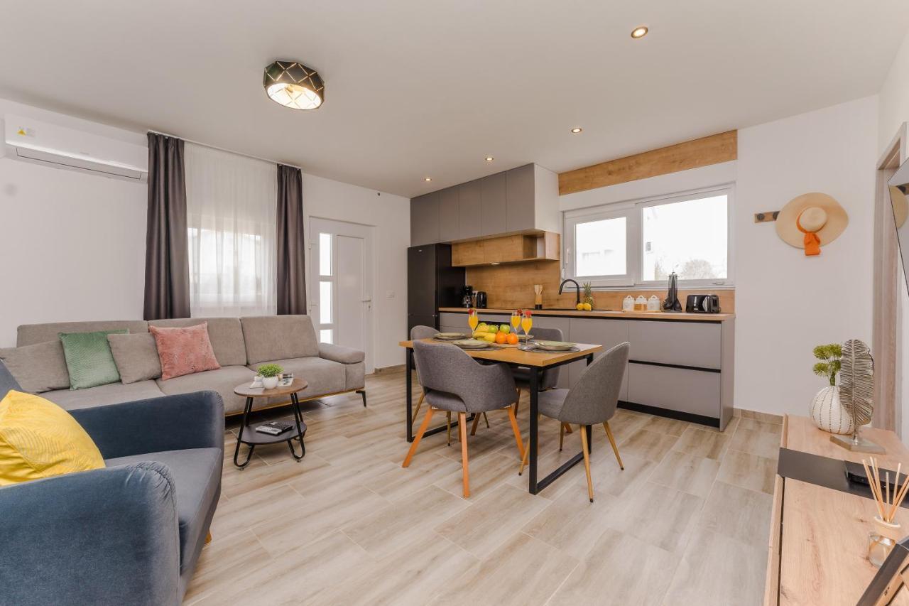 Apartmani Dmarie Privlaka  Exteriör bild