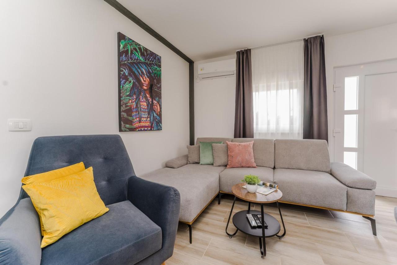 Apartmani Dmarie Privlaka  Exteriör bild