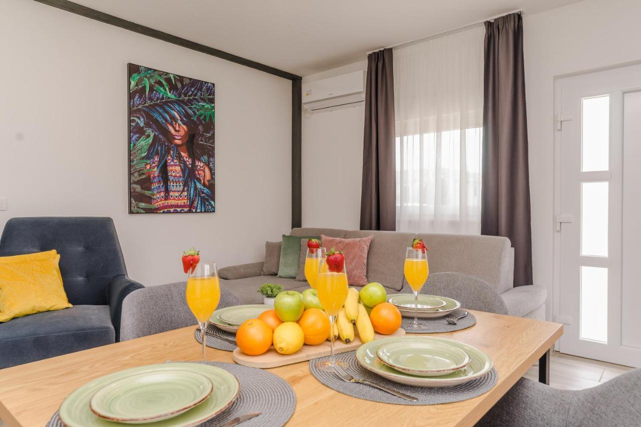 Apartmani Dmarie Privlaka  Exteriör bild